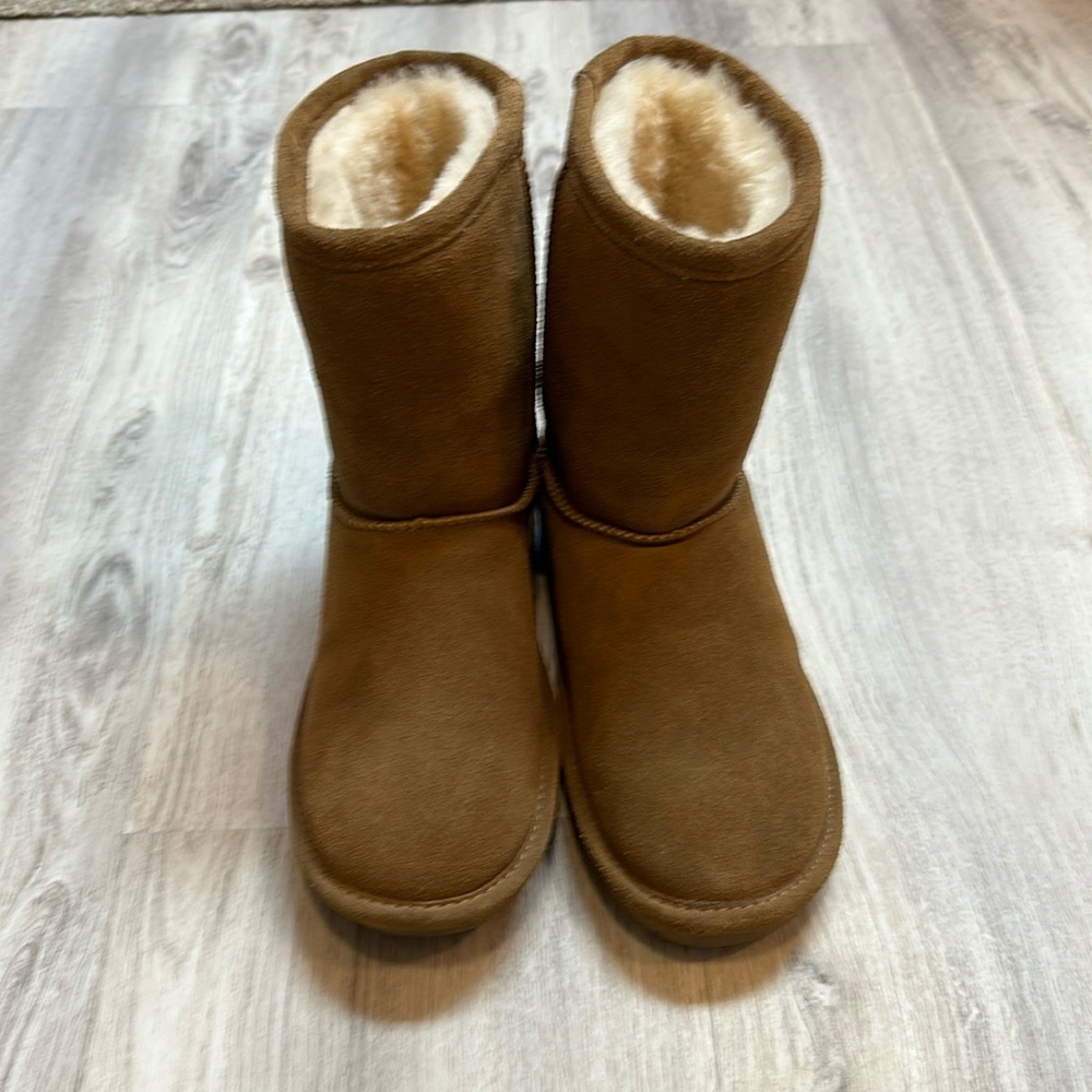 Women’s Bearpaw boots